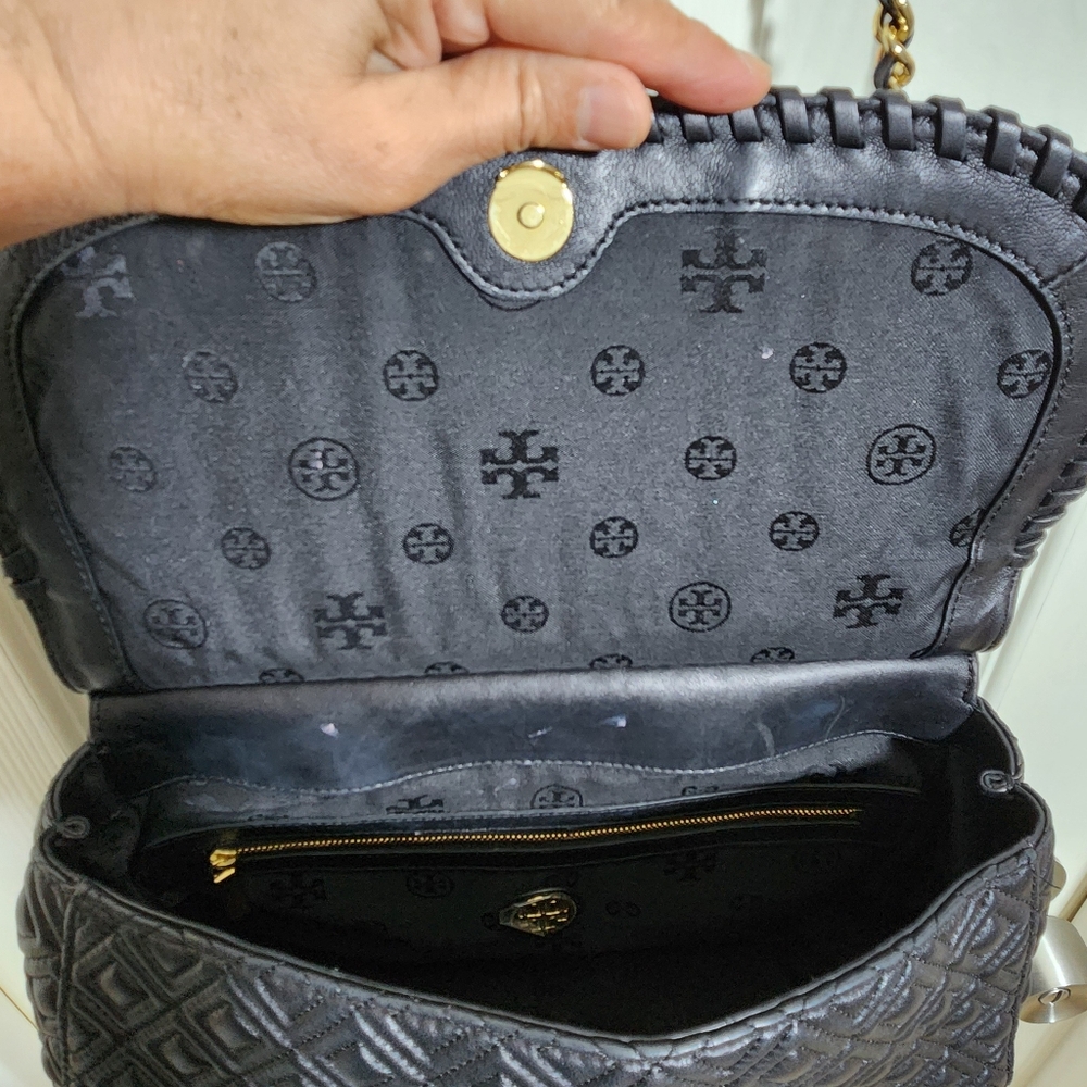 Tory Burch 'Marion' Quilted Convertible Shoulder Bag - Picture 6 of 11